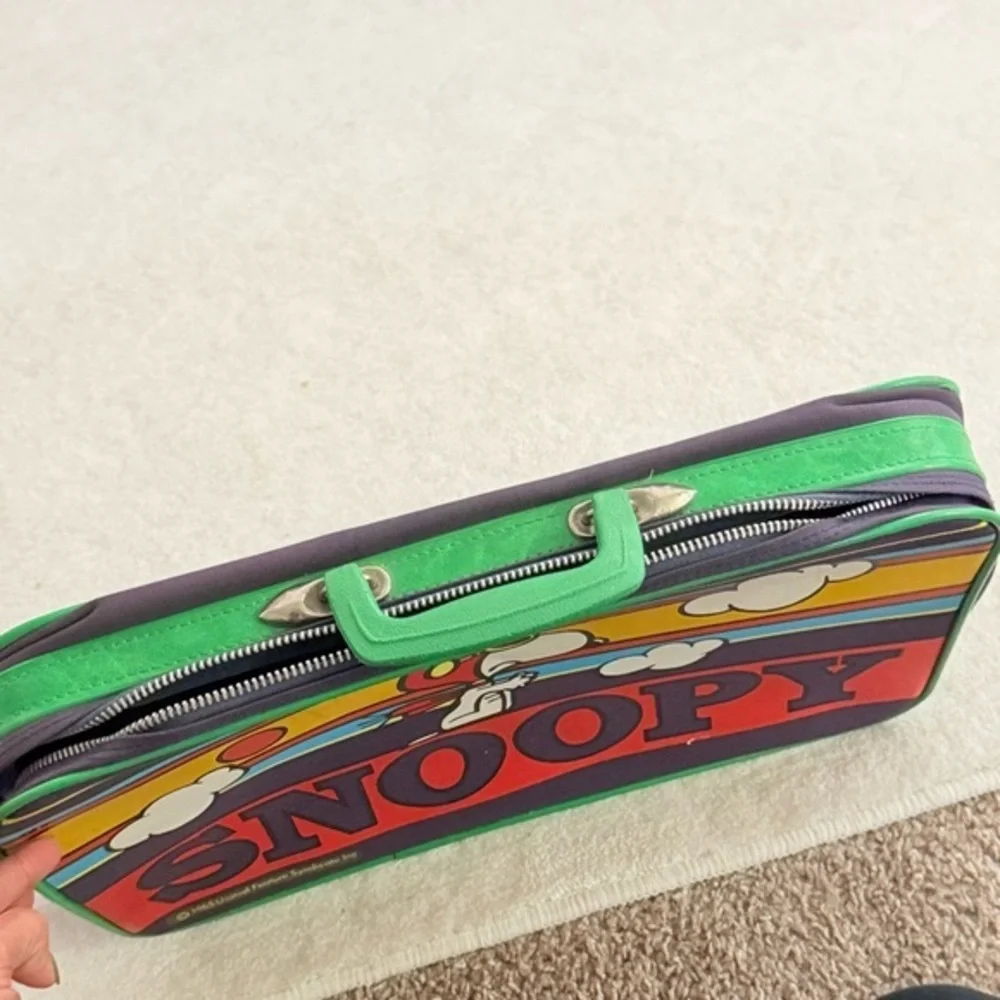 1965 Vintage Snoopy Travel Case Y2K Peanuts Display Collectible Zipper Broken
